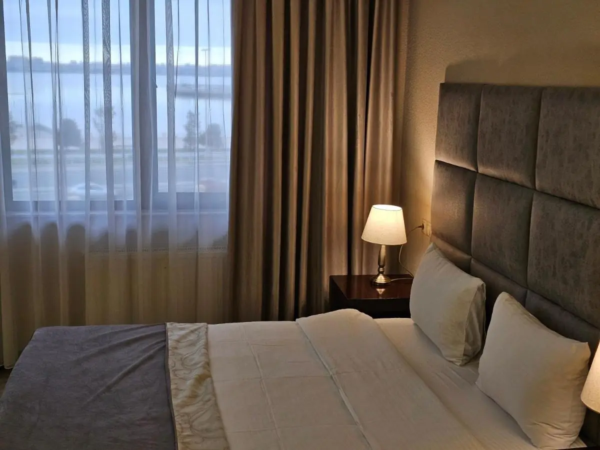 Crown Suites Hotel
