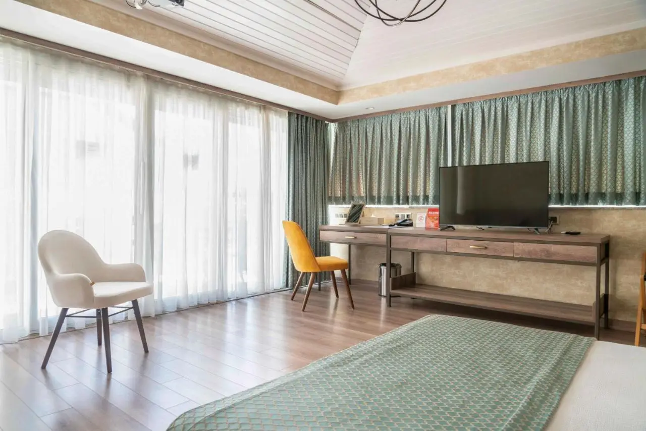 Castle Franco Suites