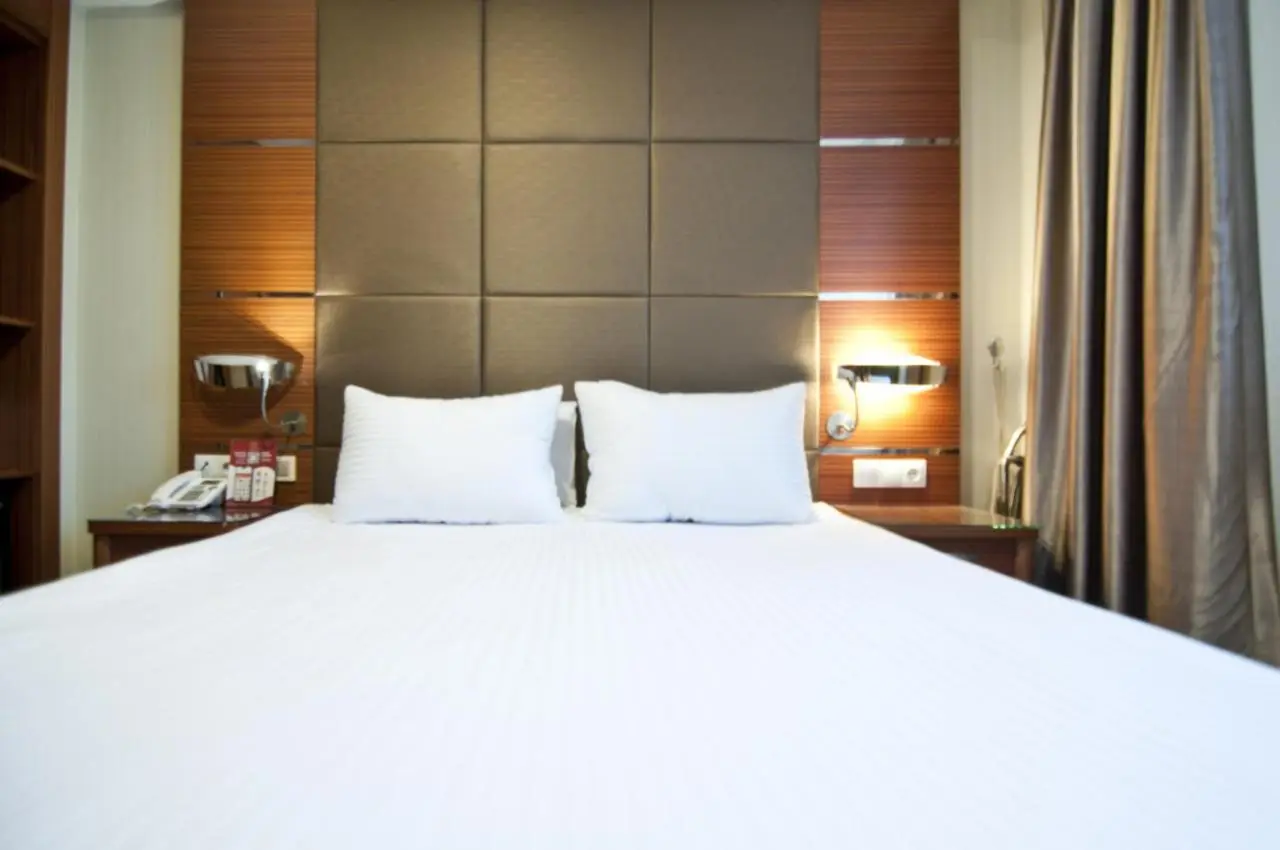 Glorious Hotel