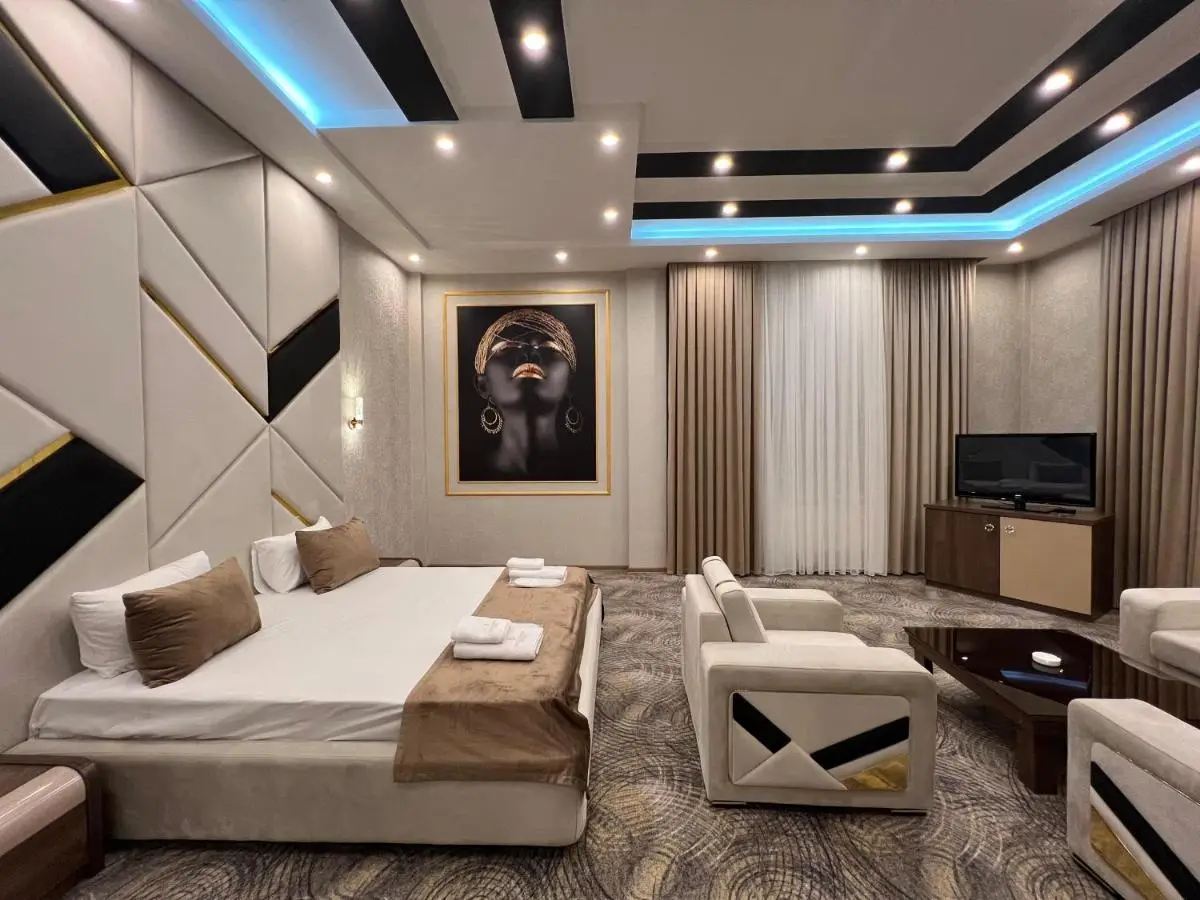 Royal Mansion Hotel