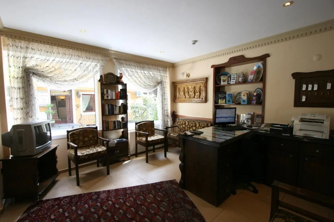Hanedan Hotel