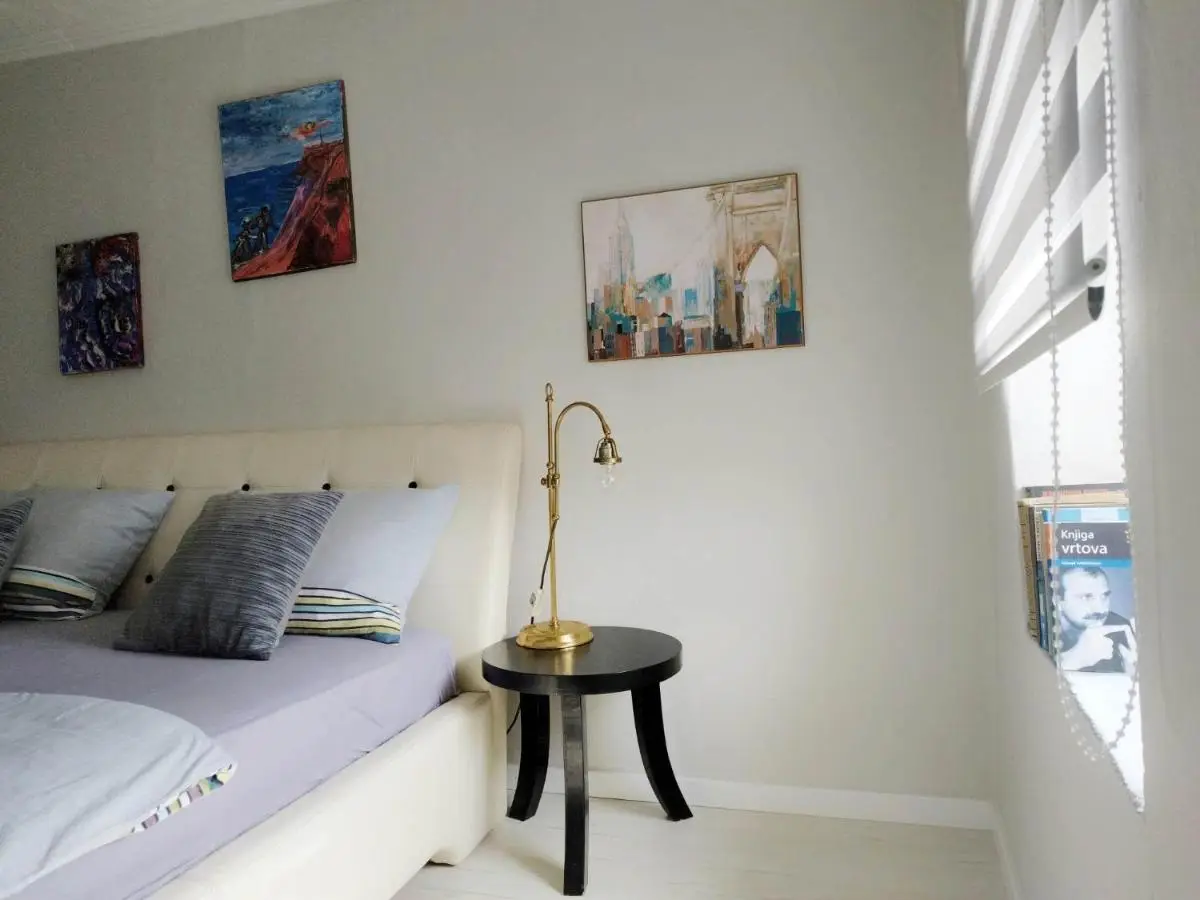 Apartment with garden Hanja