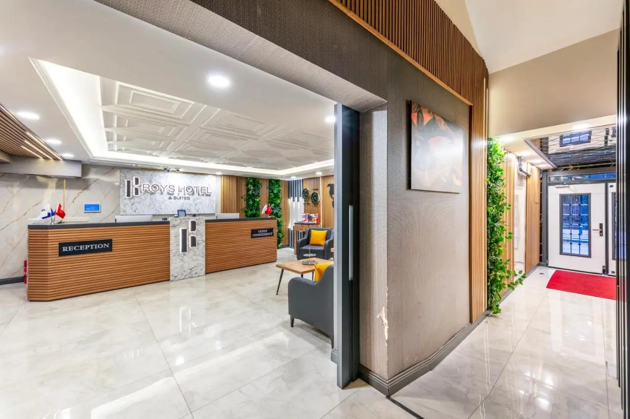 Roys Hotel & Suites
