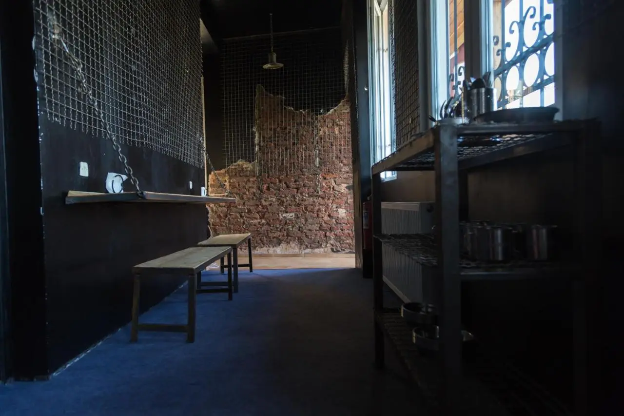 ALCATRAZ JAIL-HOSTEL