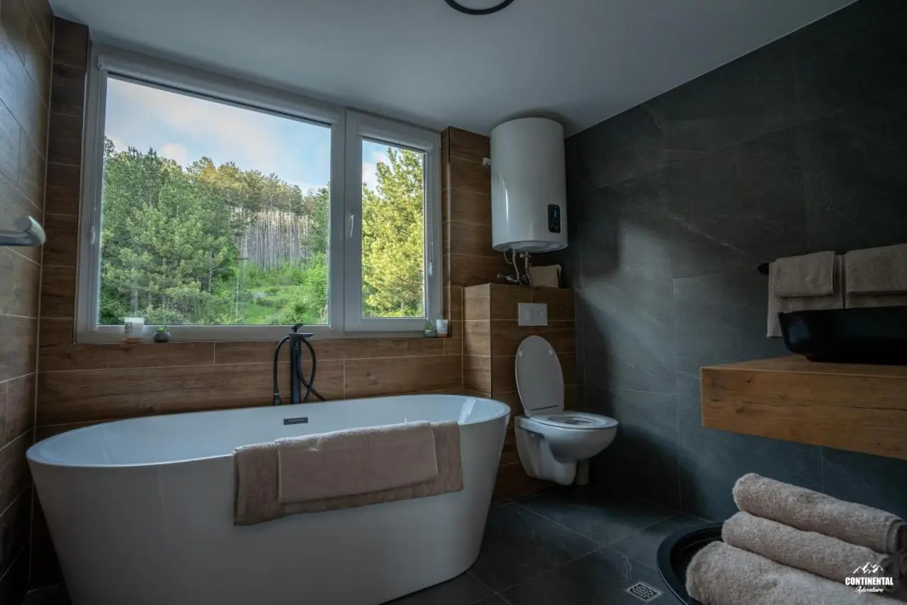 Continental Adventure Resort - Mountain Escape & Glamping