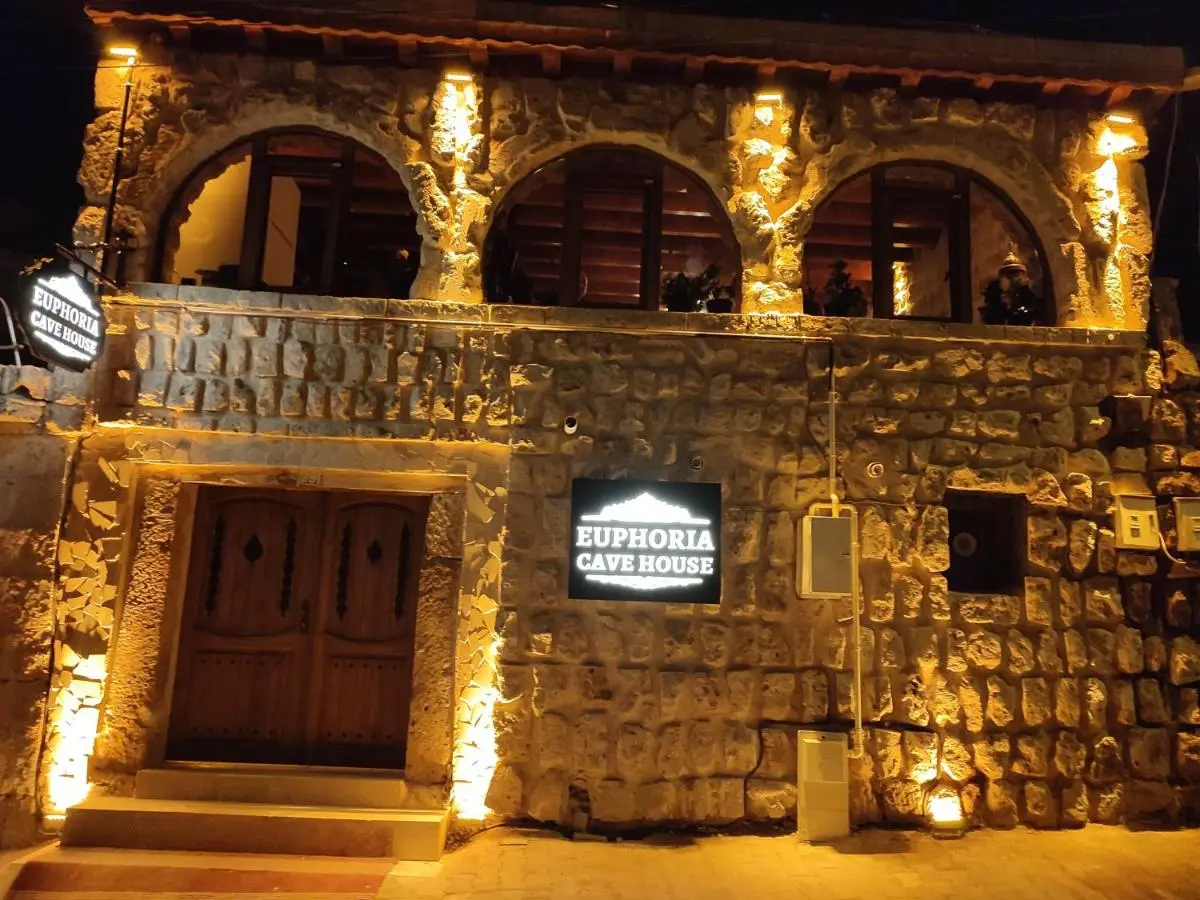 Euphoria Cave House