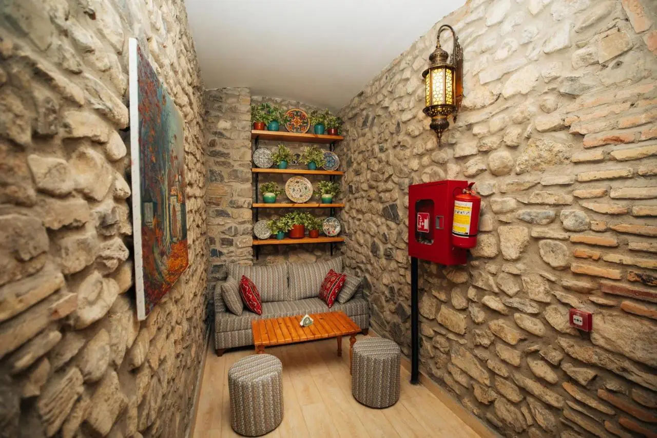 Art Hotel by ABAD Guest