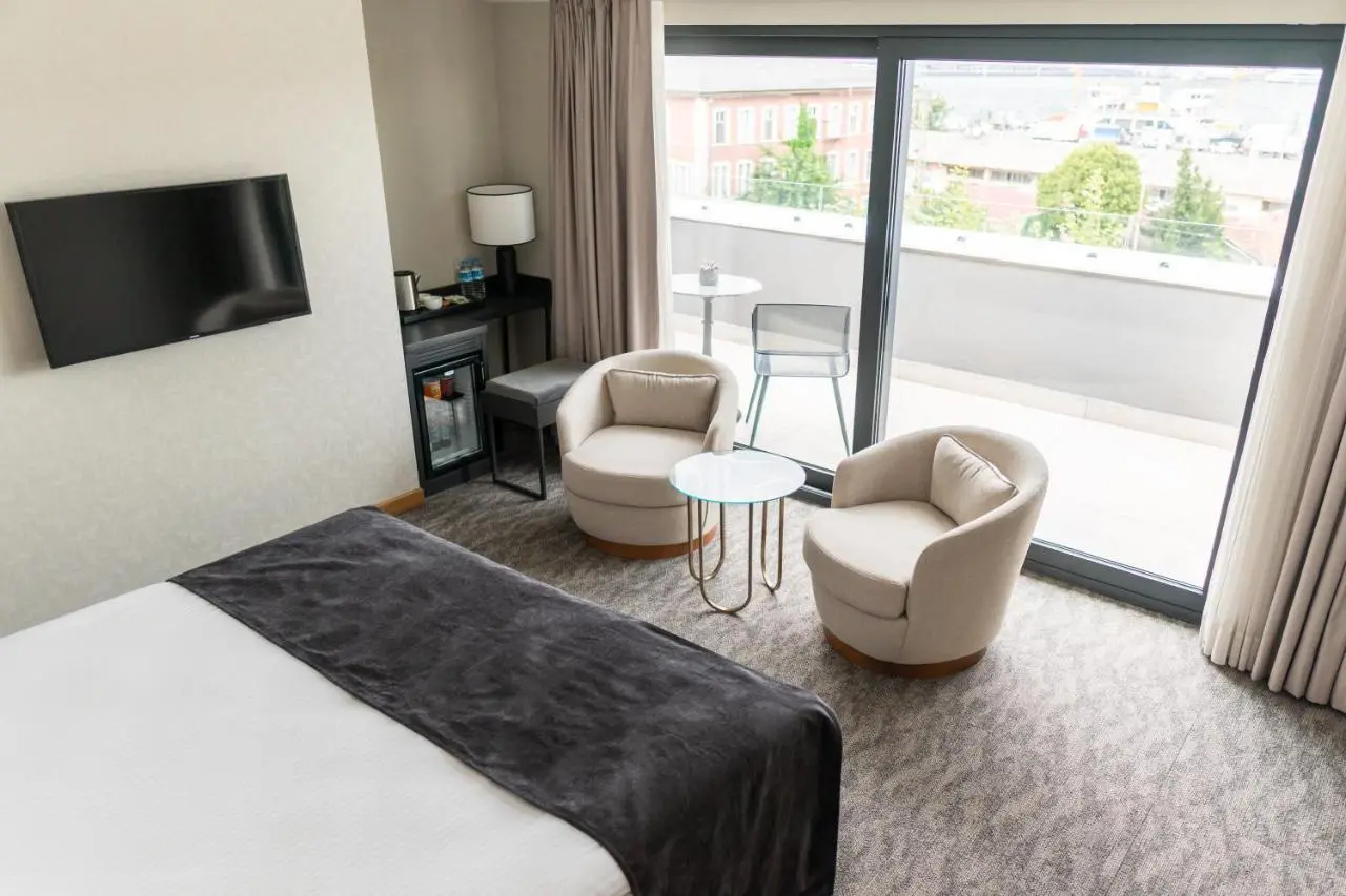 MEG HOTEL