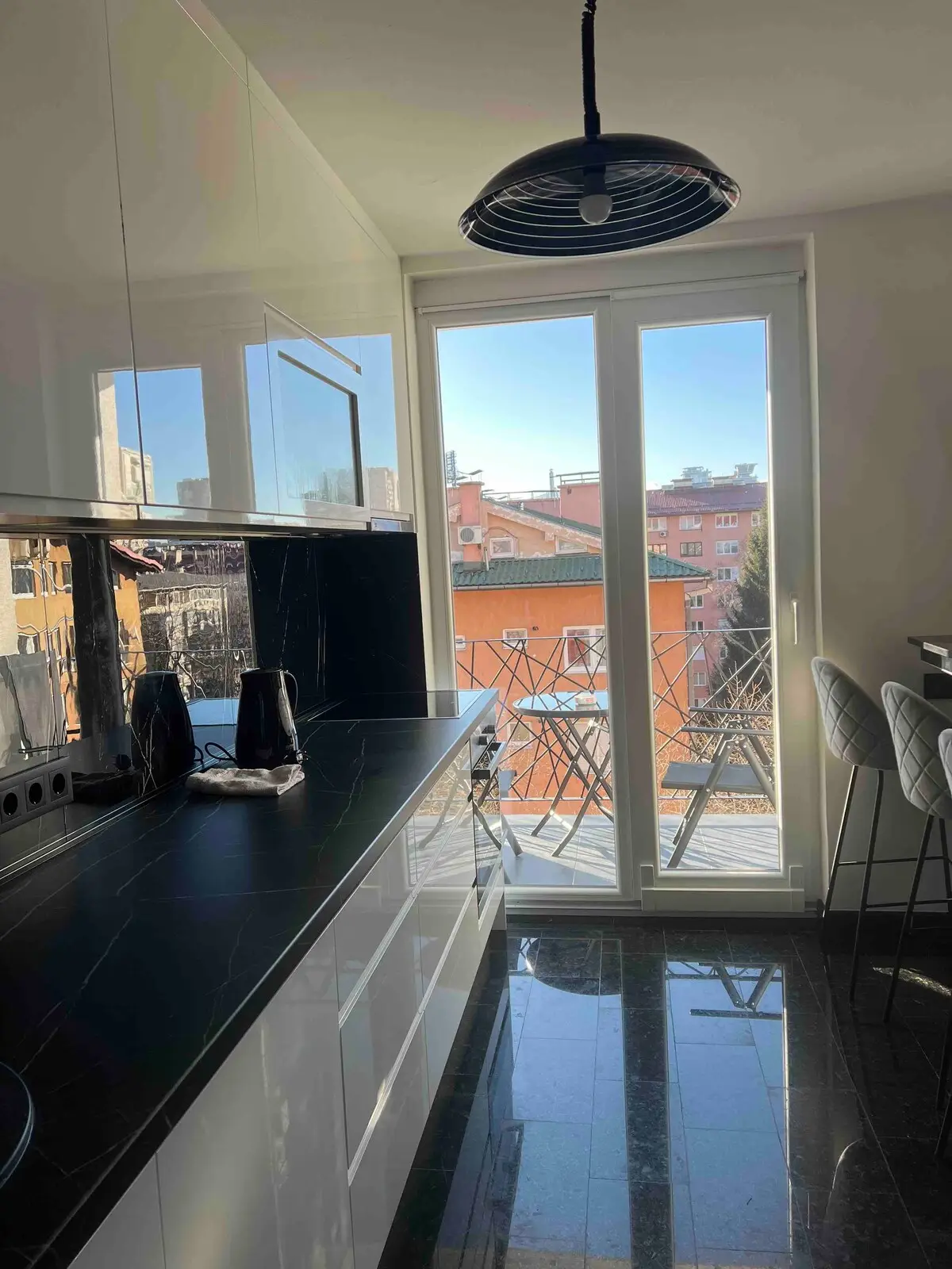 Luxury fresh renovated apartment