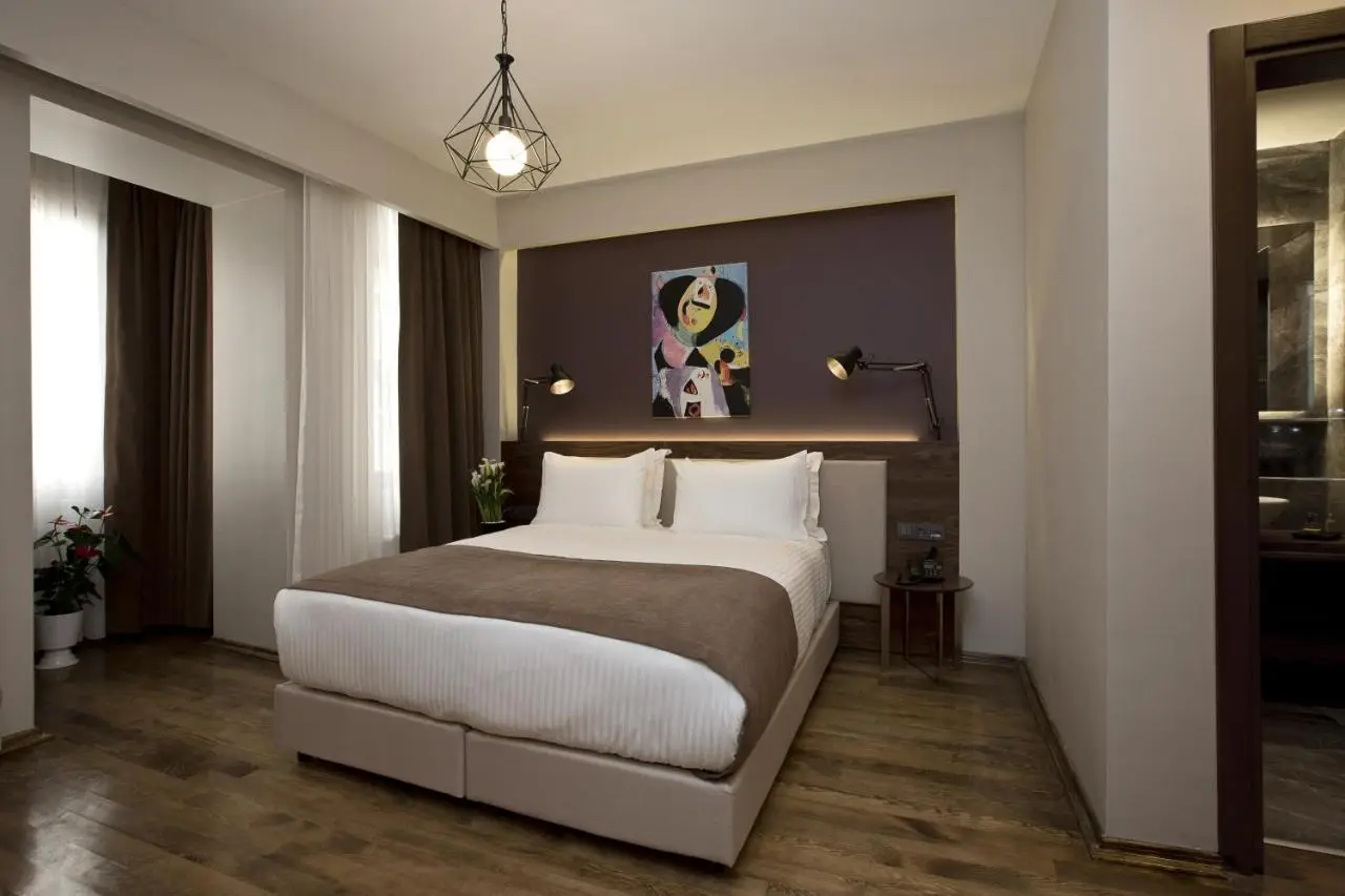 Snog Rooms & Suites