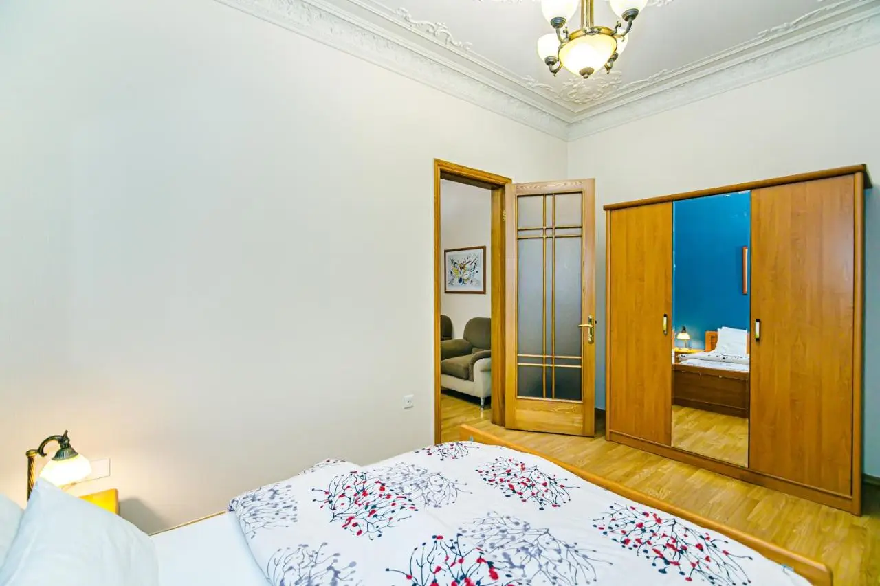 Tranquil Green Corner One Bedroom