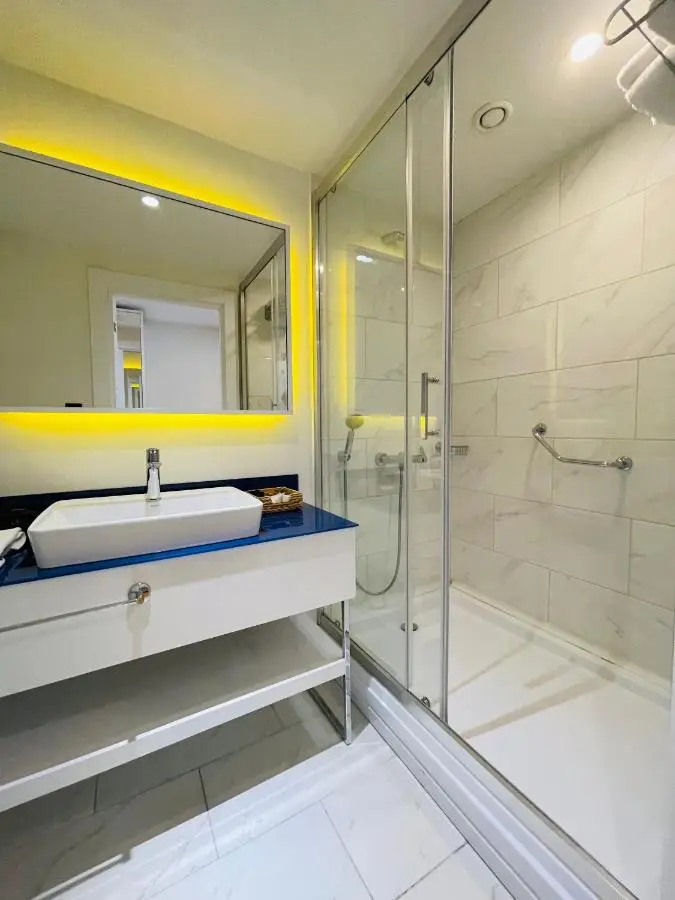 Luxury View Hotel
