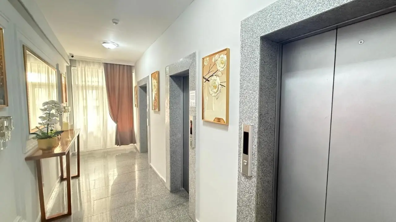 Nizami Tower apart