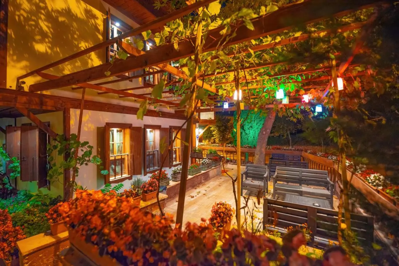 Cesmeli Konak Garden