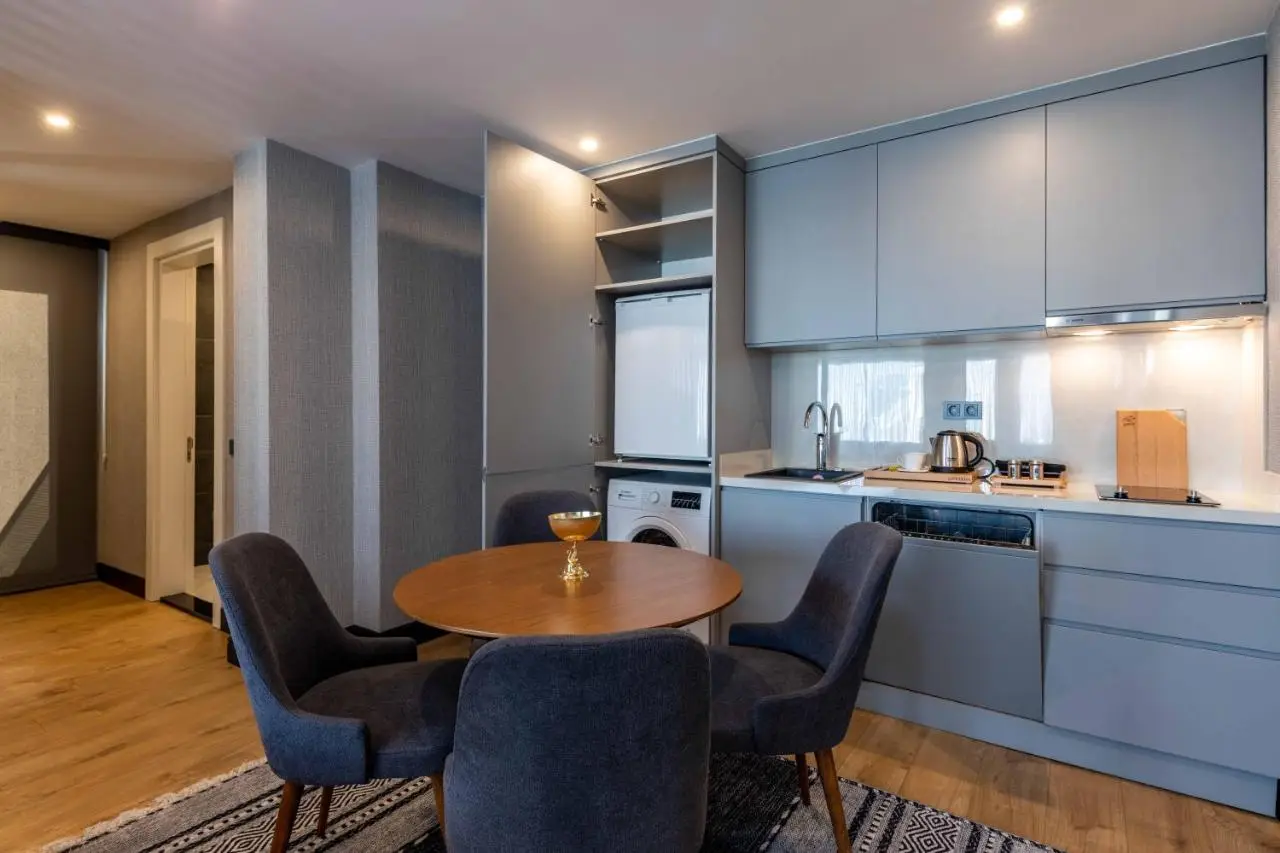 SALA SUITES