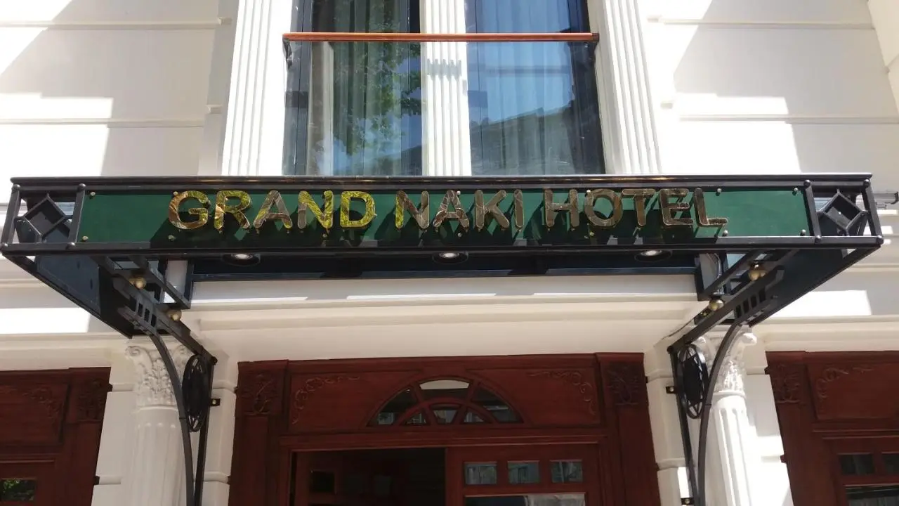 Grand Naki Hotel