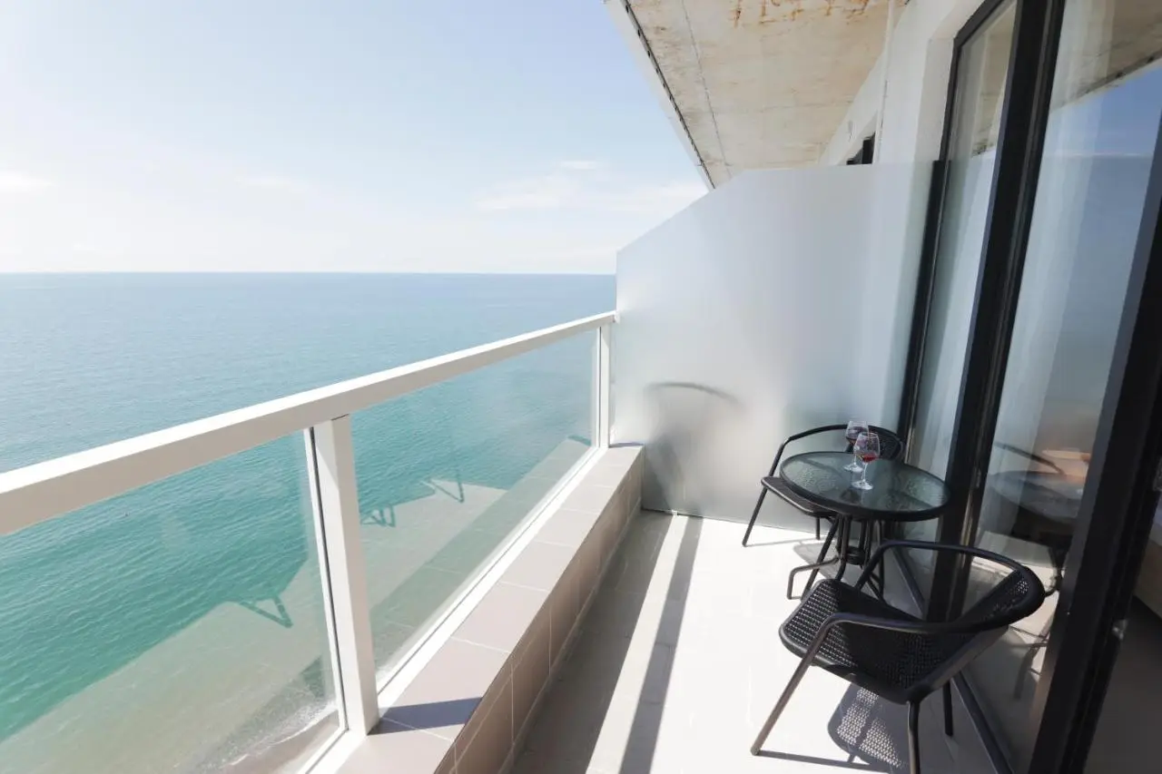 Bamboo Beach Apartments