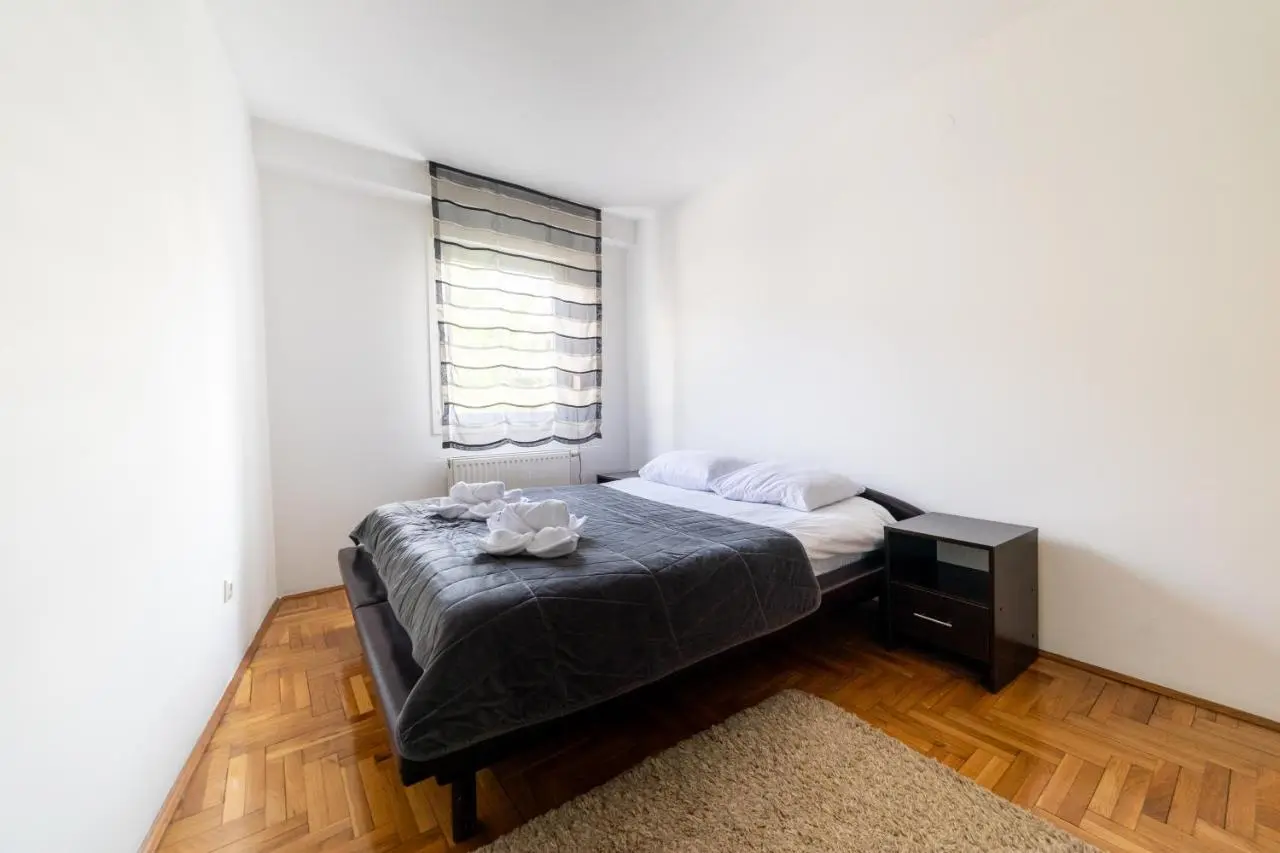 CityCenter Cekalusa Two bedroom Apartment with garden