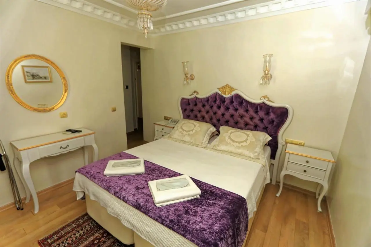 Romantic Mansion