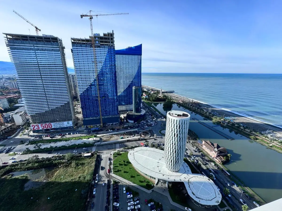 Sunshine Signature Apartments in Alliance Palace