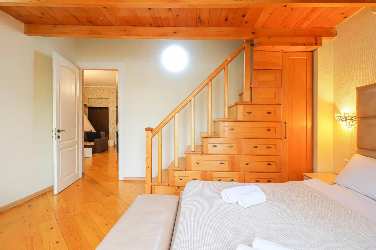 Wehost Duplex Near Rustaveli Avenue