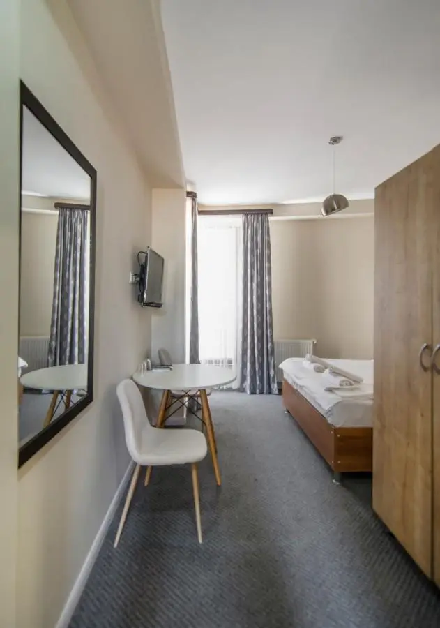 Hotel "Elesa Wera"