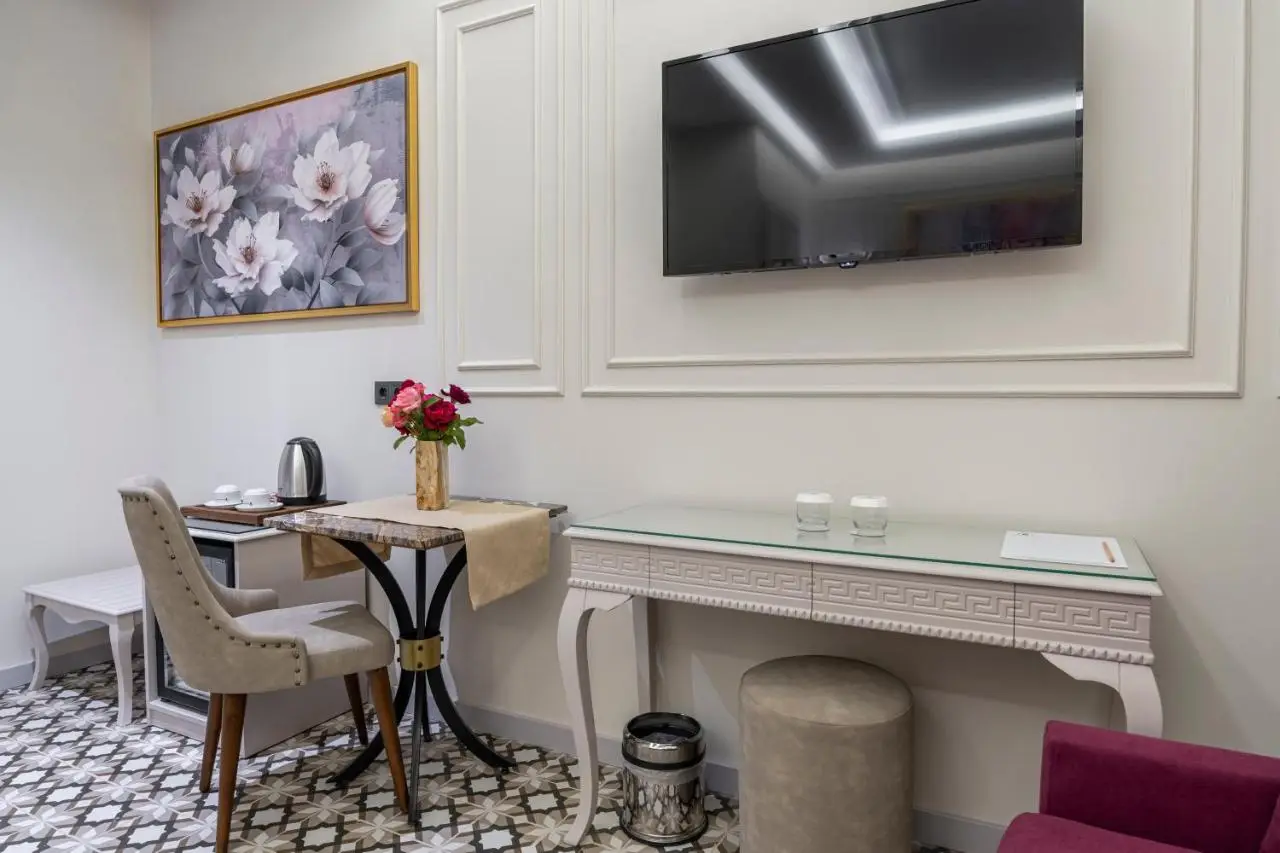 Pera Luna Premium Hotel