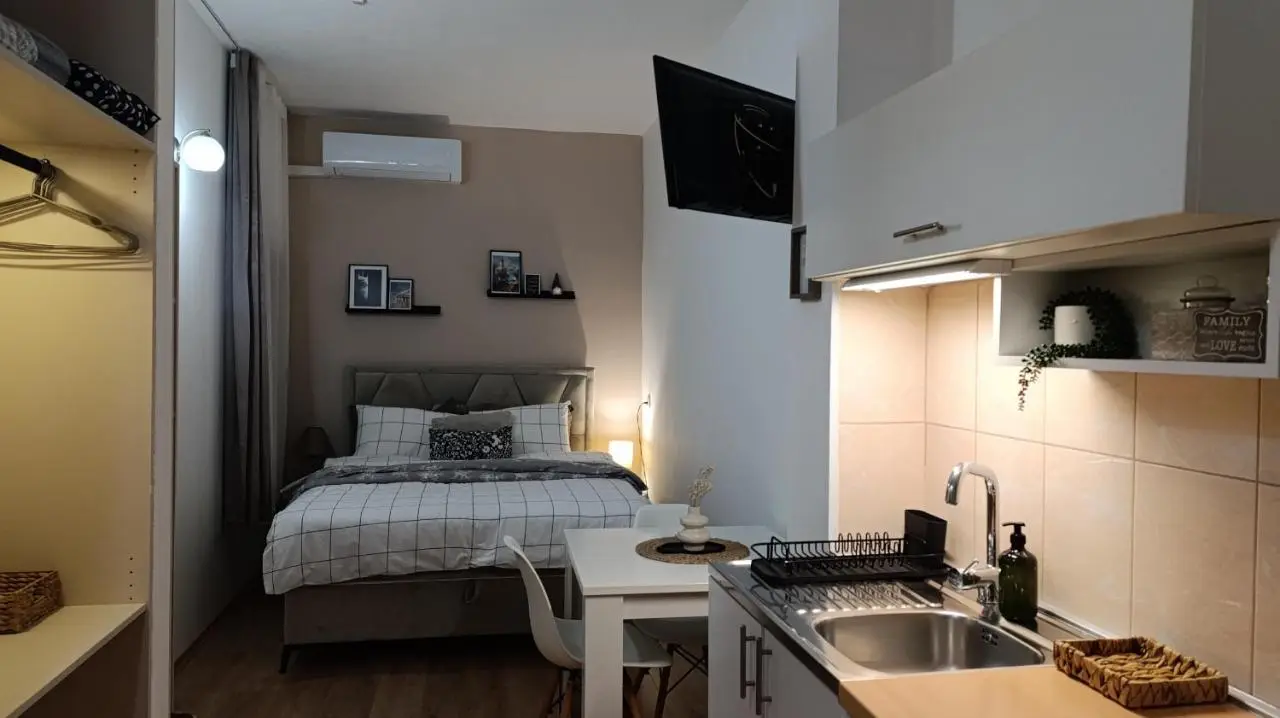 Apartment Mana