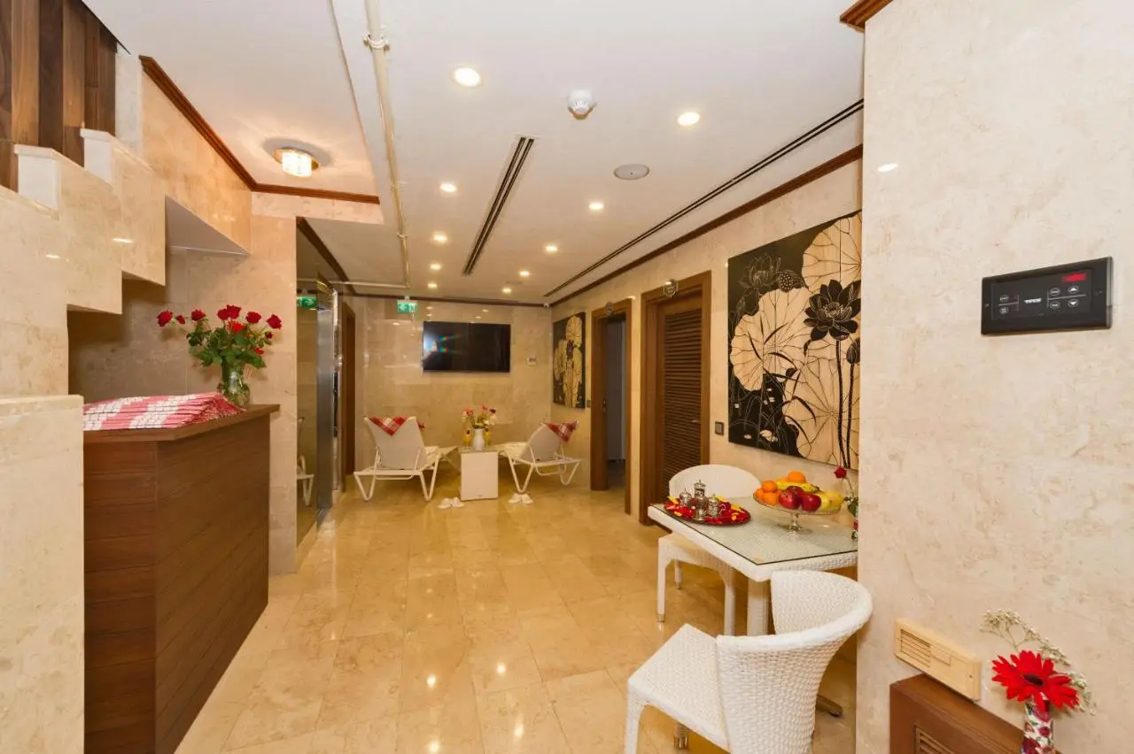 Darkmen Hotel