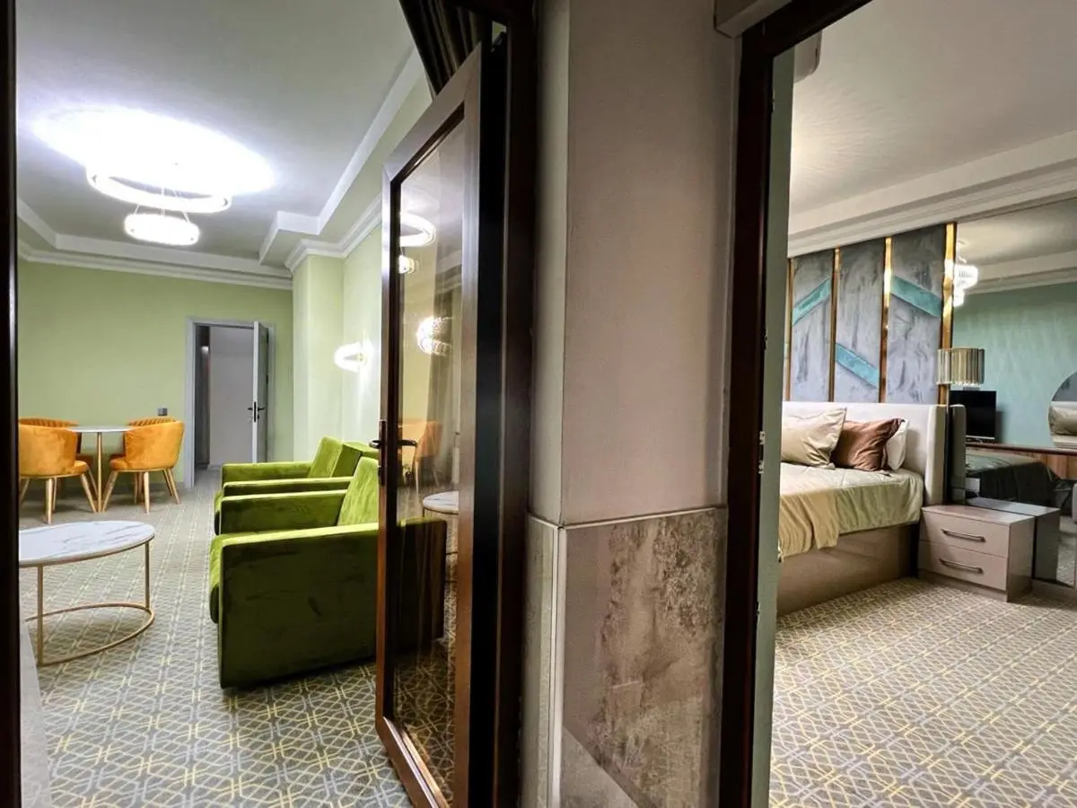 Alison Boulevard Hotel