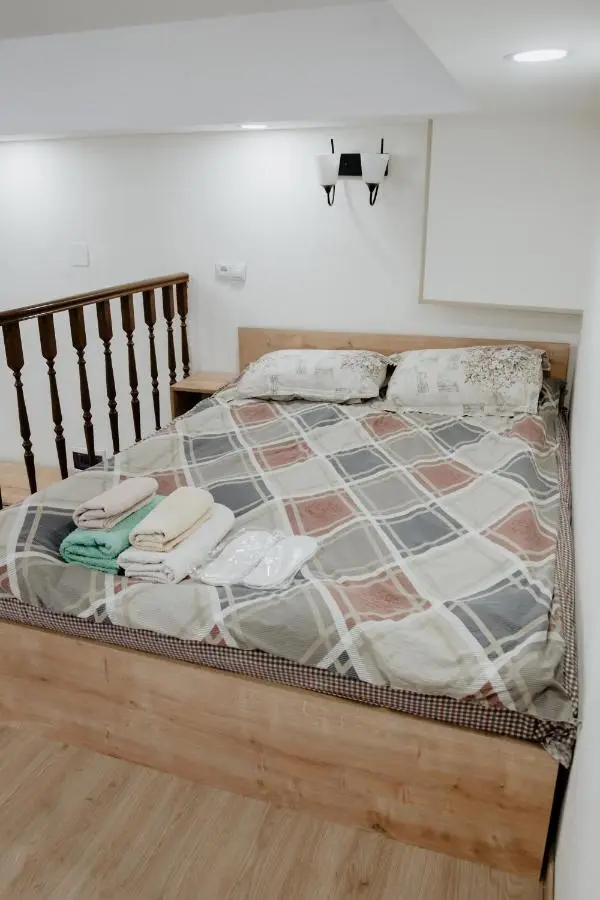 2 Signature Apartments on Agmashenebeli