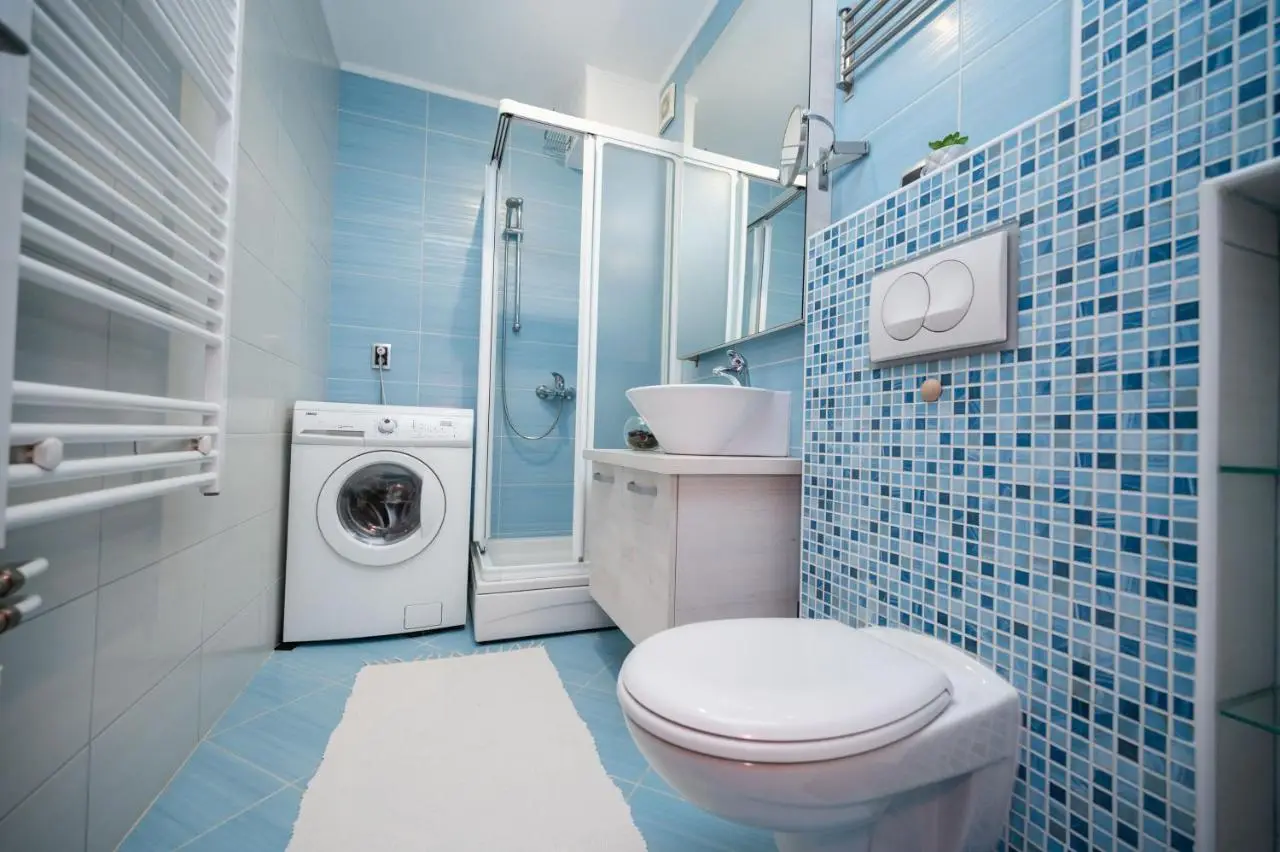 Bright 1BDR Apartment in the City Center