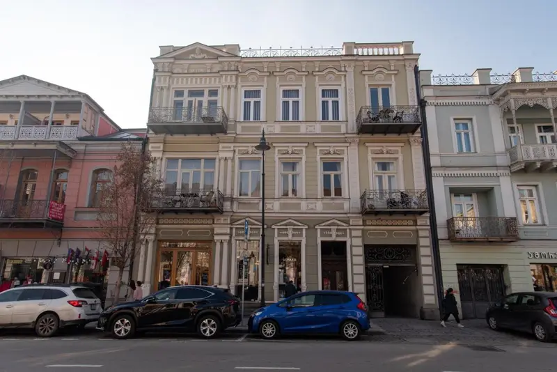 4 Signature Apartments on Agmashenebeli
