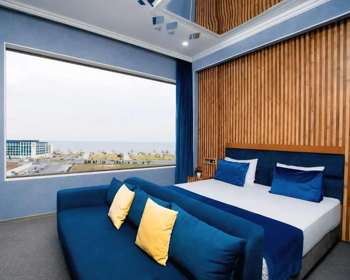 Corniche White City Hotel