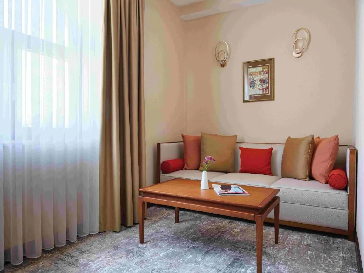 The Central Point Hotel Baku