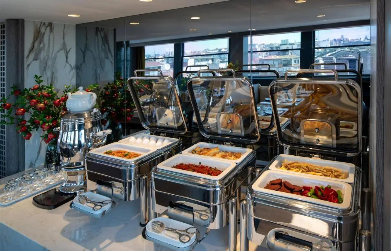 Lunet Old City Hotel