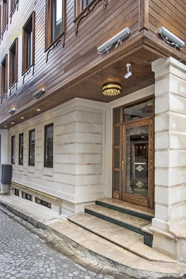 Perapolis Hotel