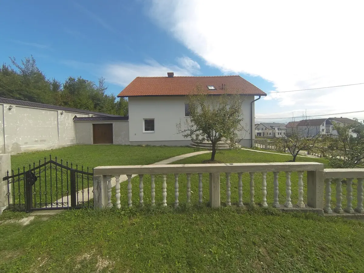 Villa Bosna (Pool, Sauna, Jacuzzi, BBQ,Playground)