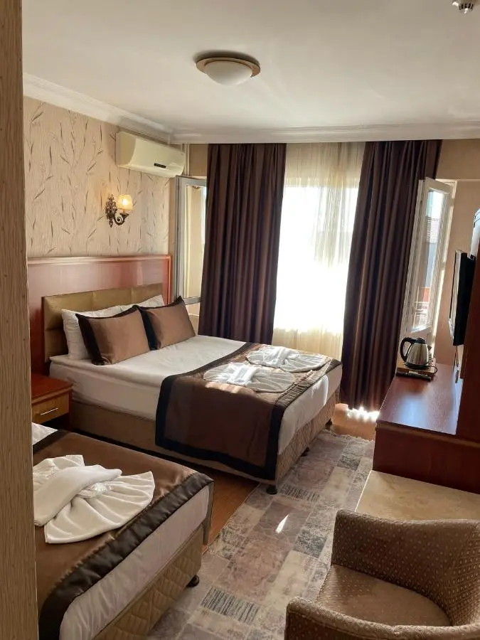 Hermanos Hotel