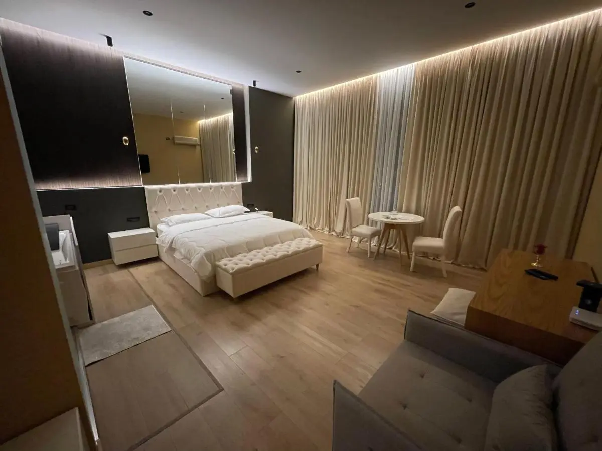 Luxury Jacuzzi Suite- Astir,Tirana