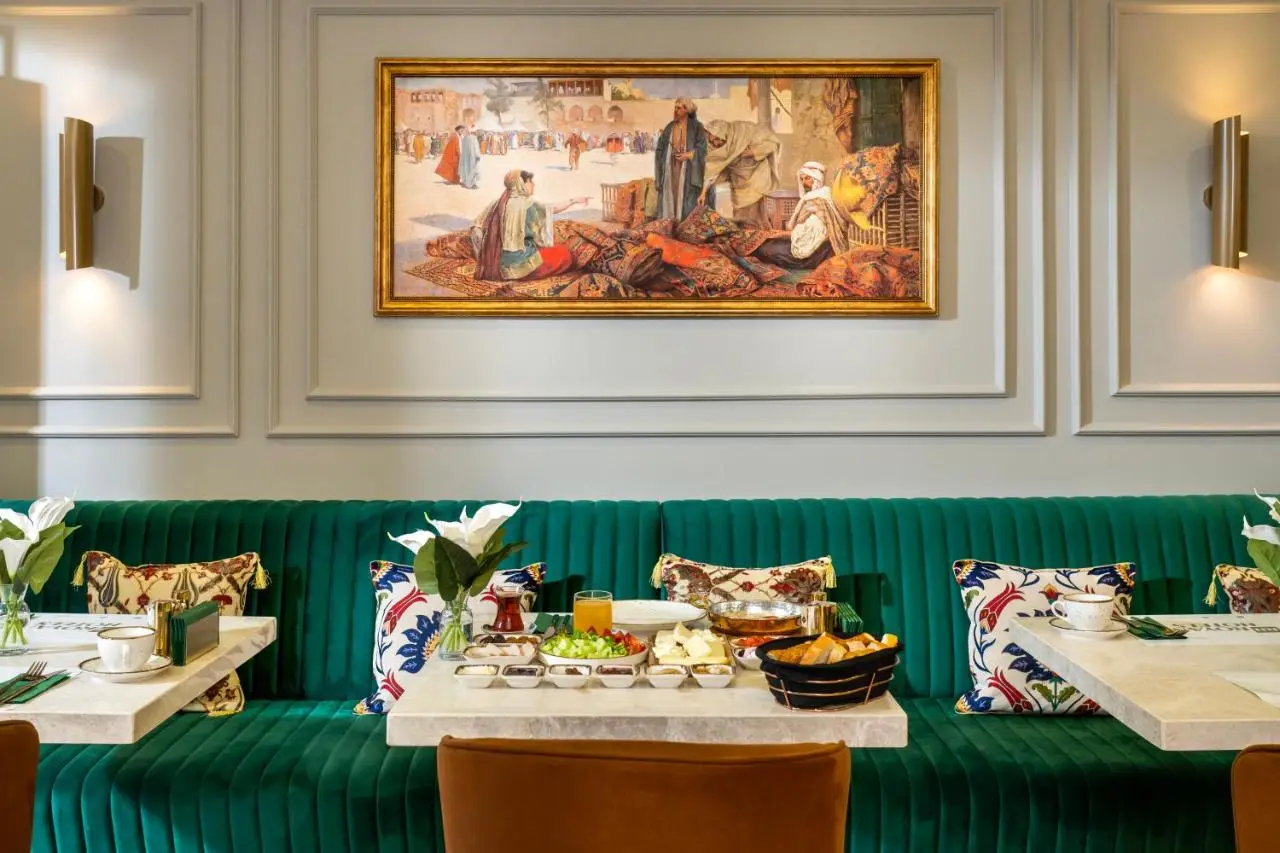 Royan Suites