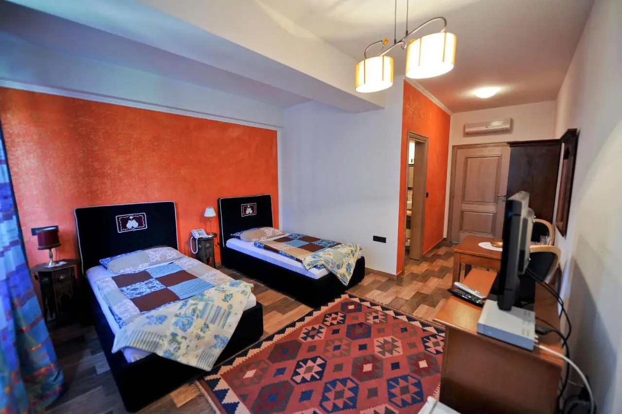 MICHELE Hotel