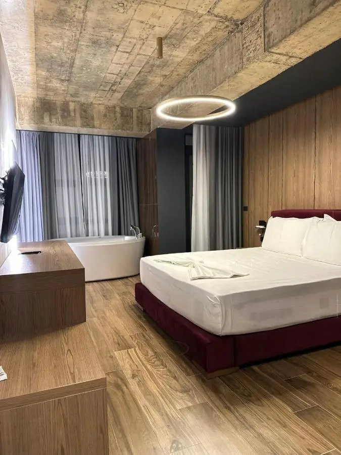 Toka Hotel Restaurant