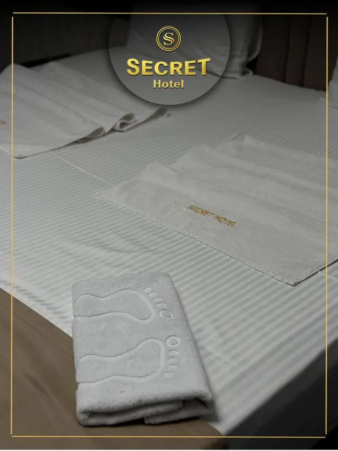 SECRET HOTEL