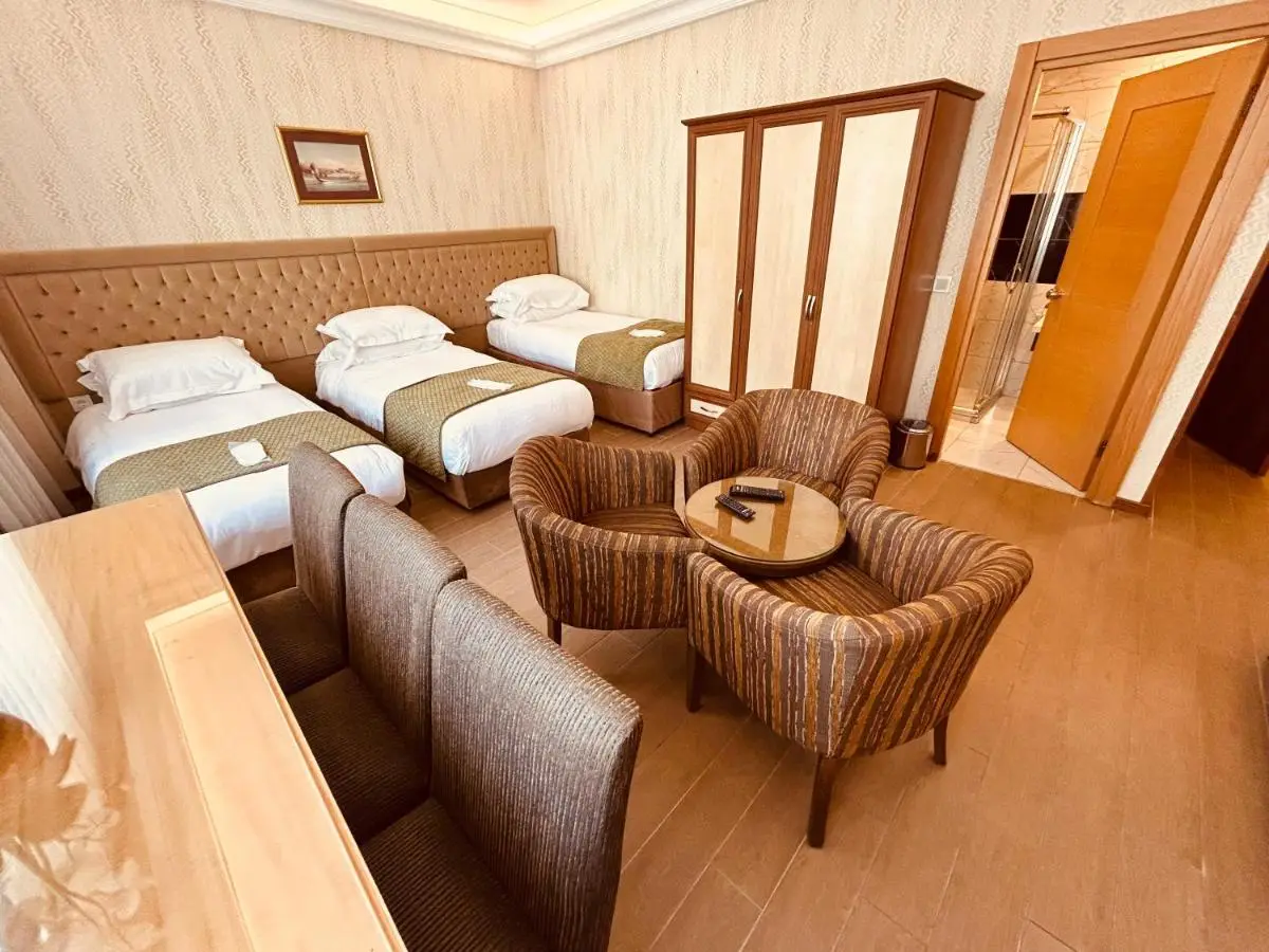 Lily Rooms