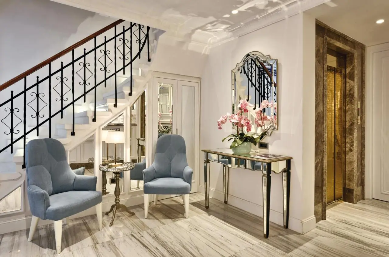 Mirrors Hotel İstanbul Taksim City Center