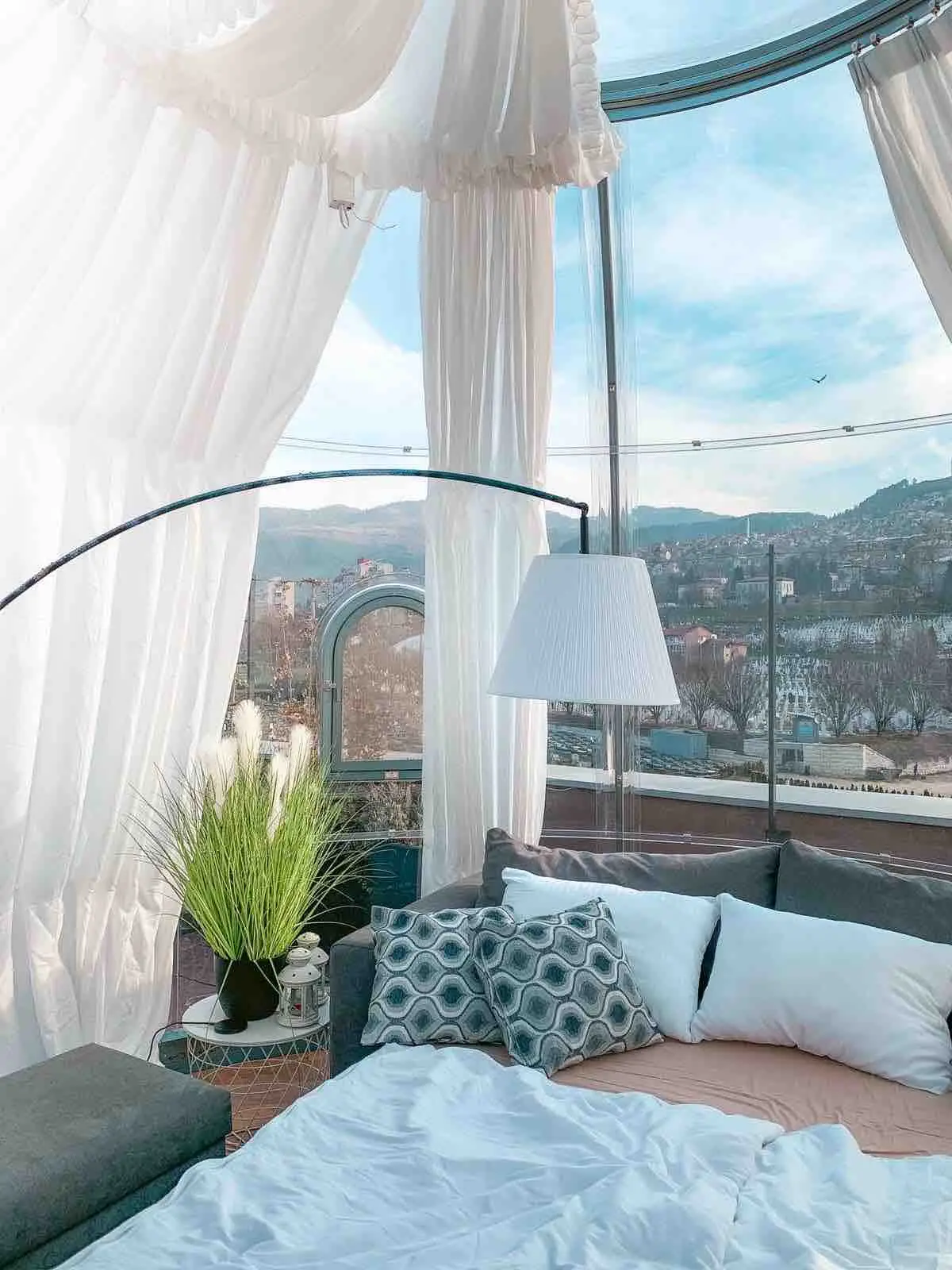 Olympic 84 outdoor Jacuzzi three bedroom apartment