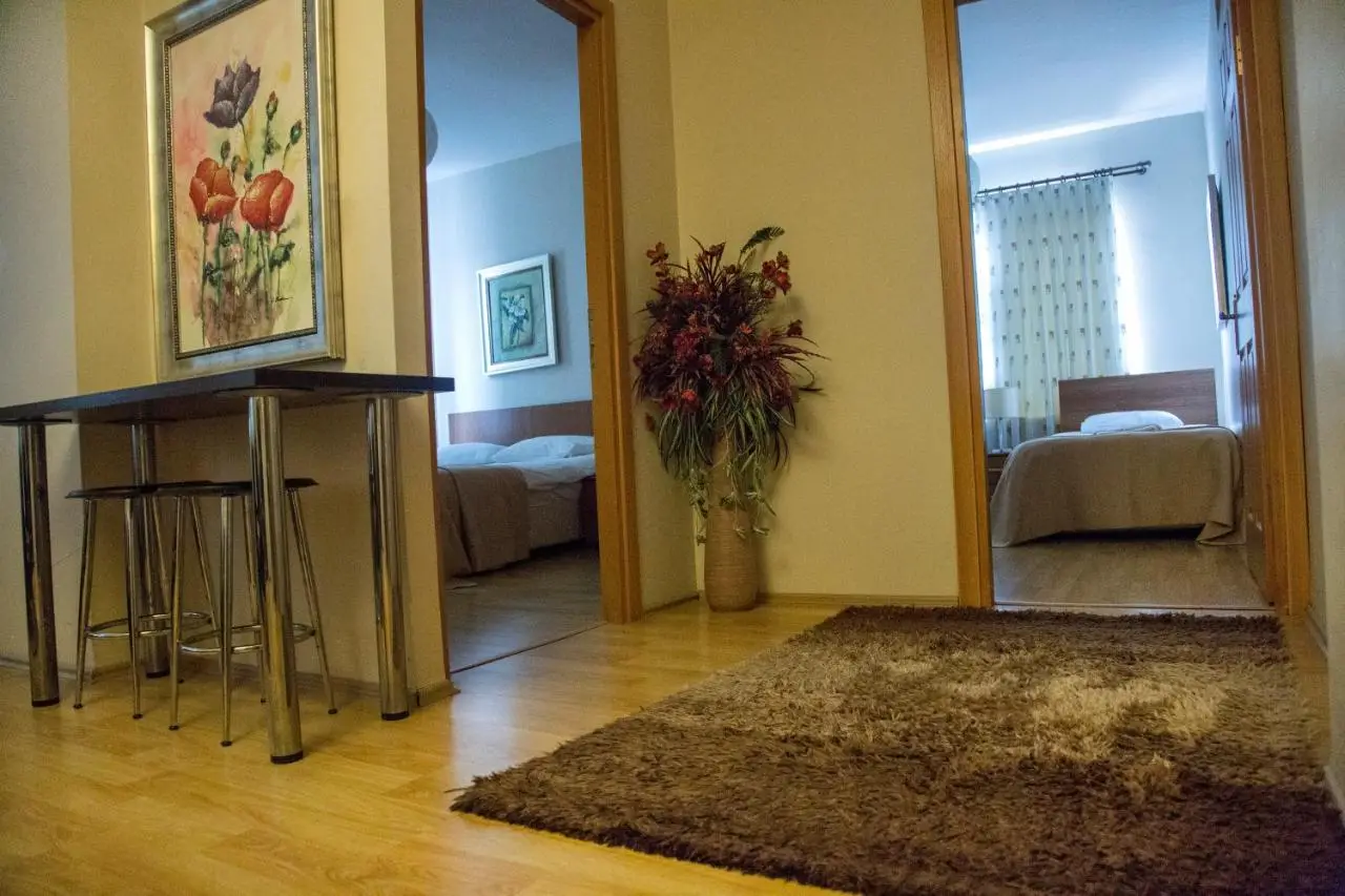 Airport Residence