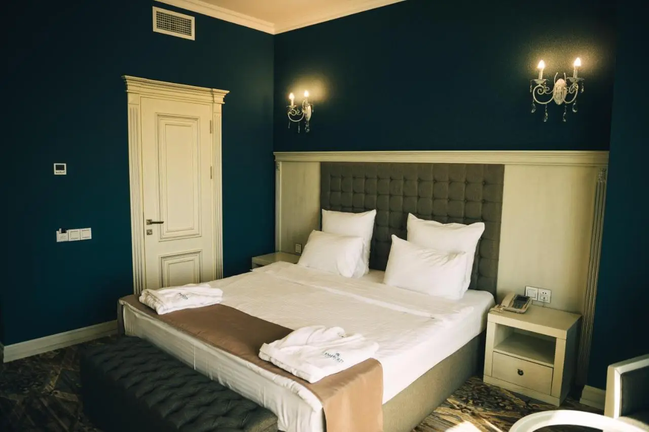 Emerald Suite Hotel