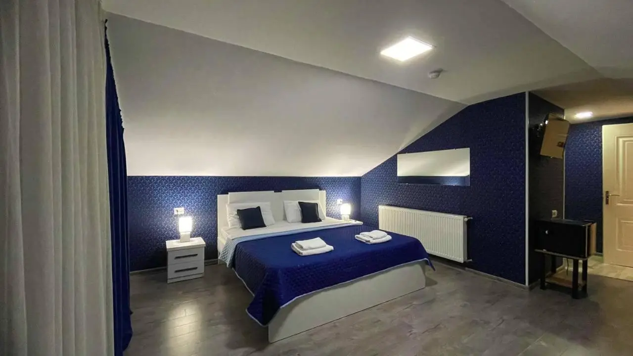 Hotel West Face